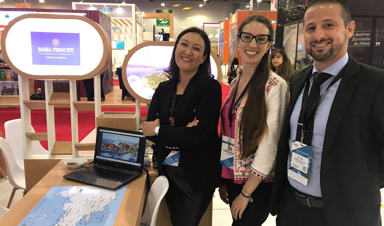 On the left, Inmaculada García, Groups, Events and Weddings Director for Mexico, and Patricia Repetto, Commercial Executive for Buenos Aires, alongside a visiting colleague from Coming2. 