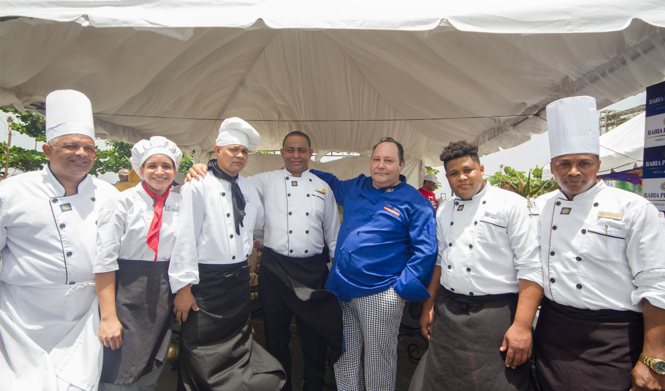Equipo de cocina hoteles Samaná Equipo de cocina hoteles Samaná