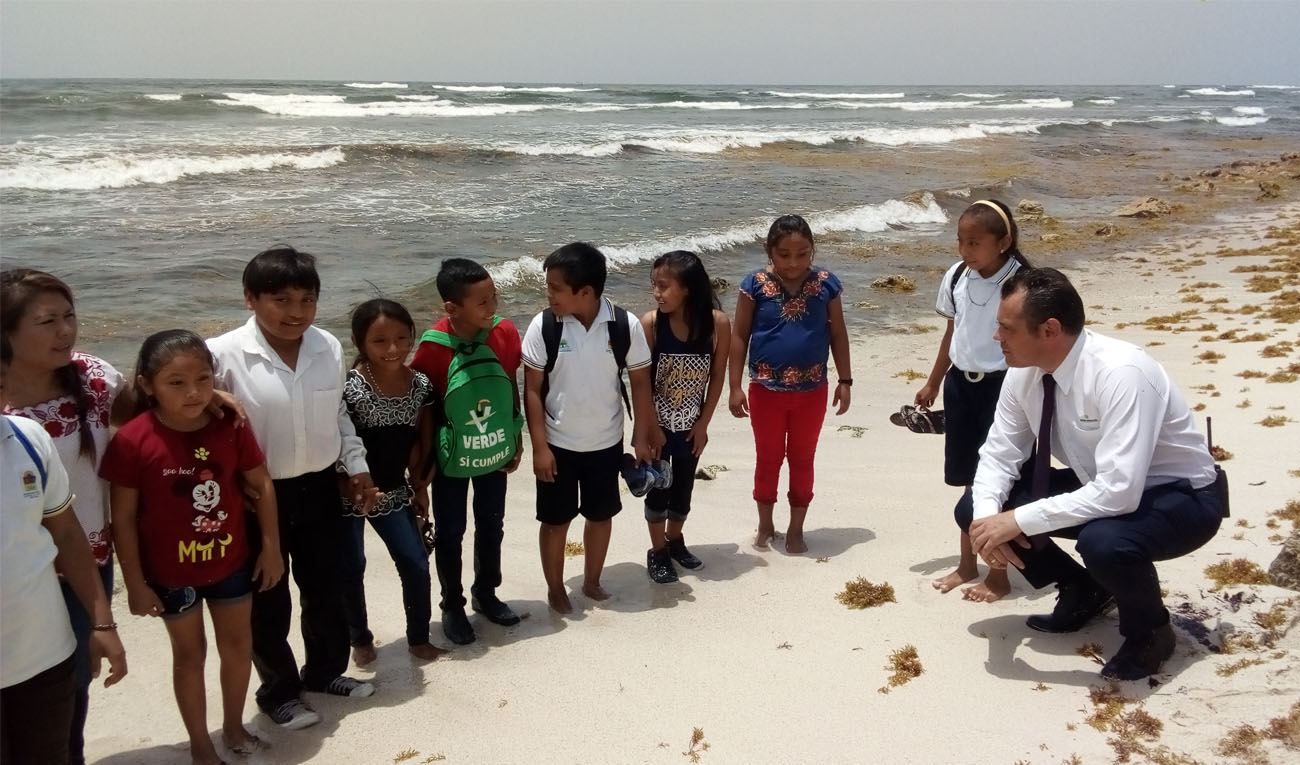 Alumnos Mayas en la playa Alumnos Mayas en la playa